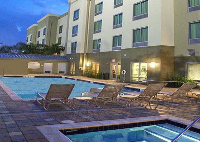 Fairfield Inn & Suites By Marriott Fort Lauderdale Pembroke Pines Exterior photo