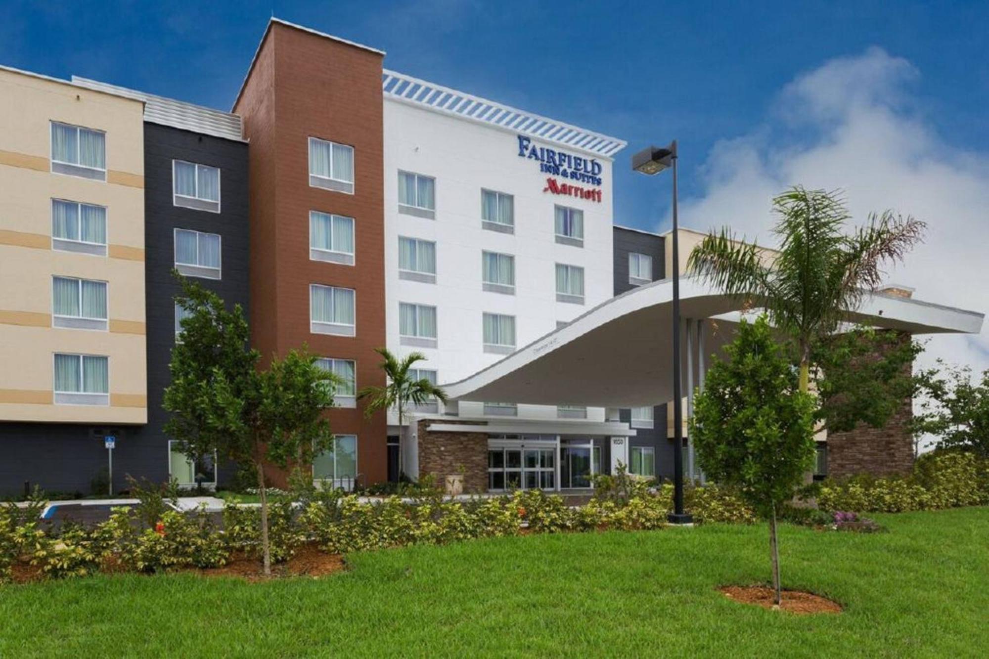 Fairfield Inn & Suites By Marriott Fort Lauderdale Pembroke Pines Exterior photo